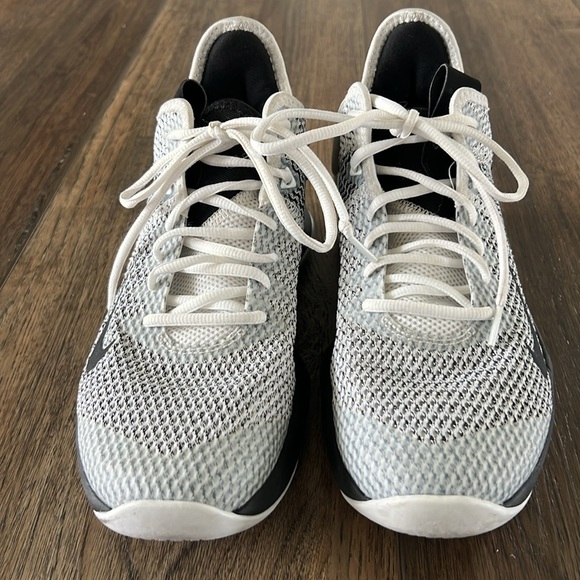 Nike Labron Witness 4 Men’s Size 8 Black White - Picture 3 of 11